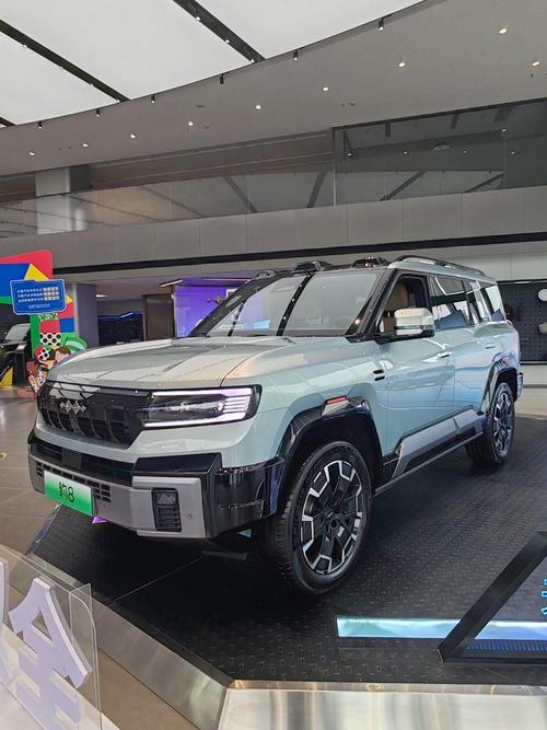成都131比亚迪方程豹硬派越野的爆款，英菲尼迪35周年与你共成长